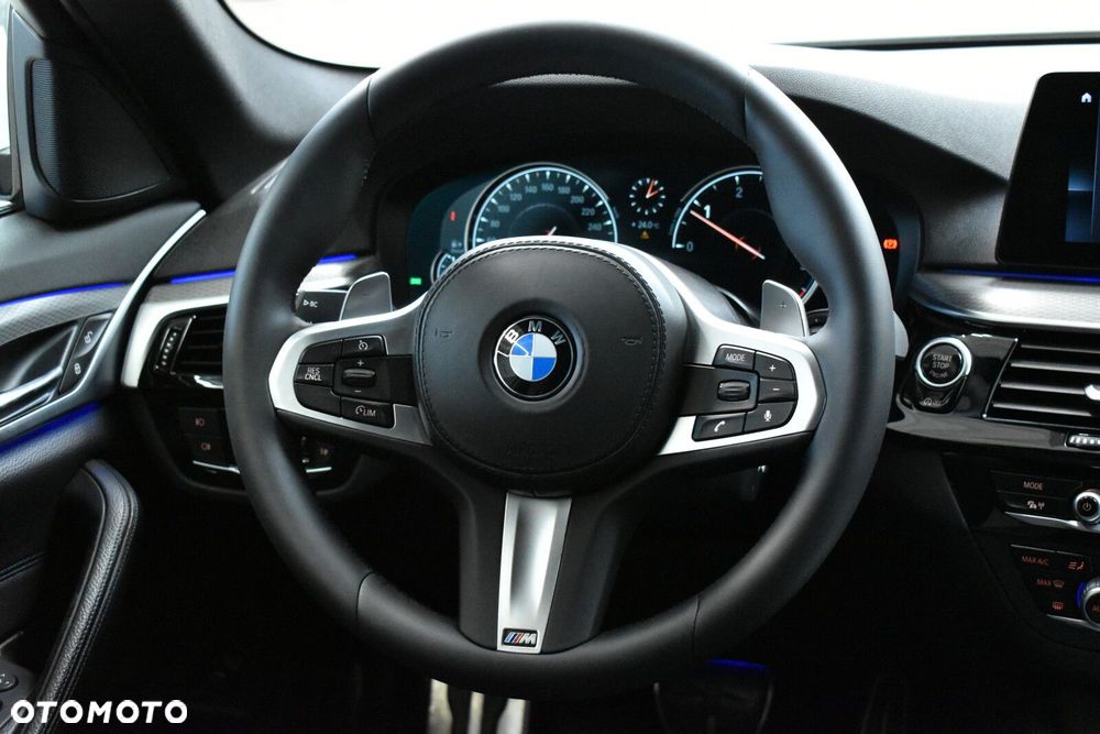 BMW Seria 5 520d xDrive M Sport sport - 13