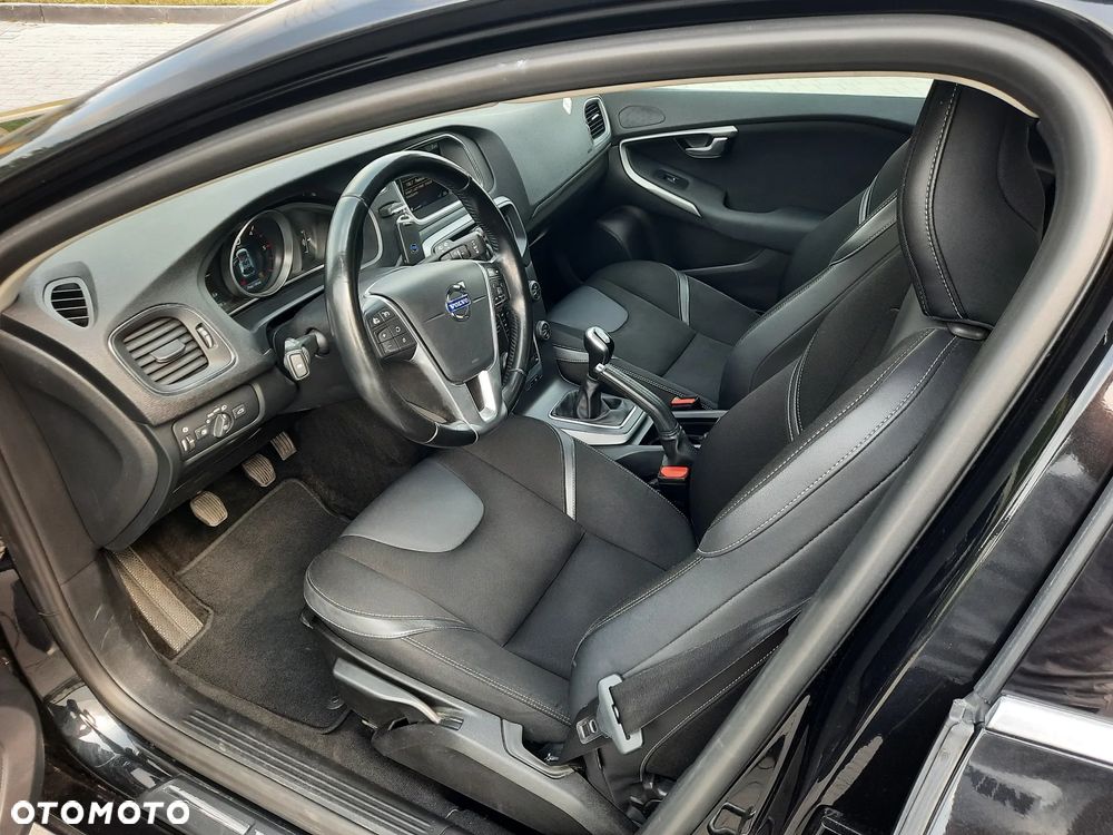 Volvo V40 D3 Momentum - 20