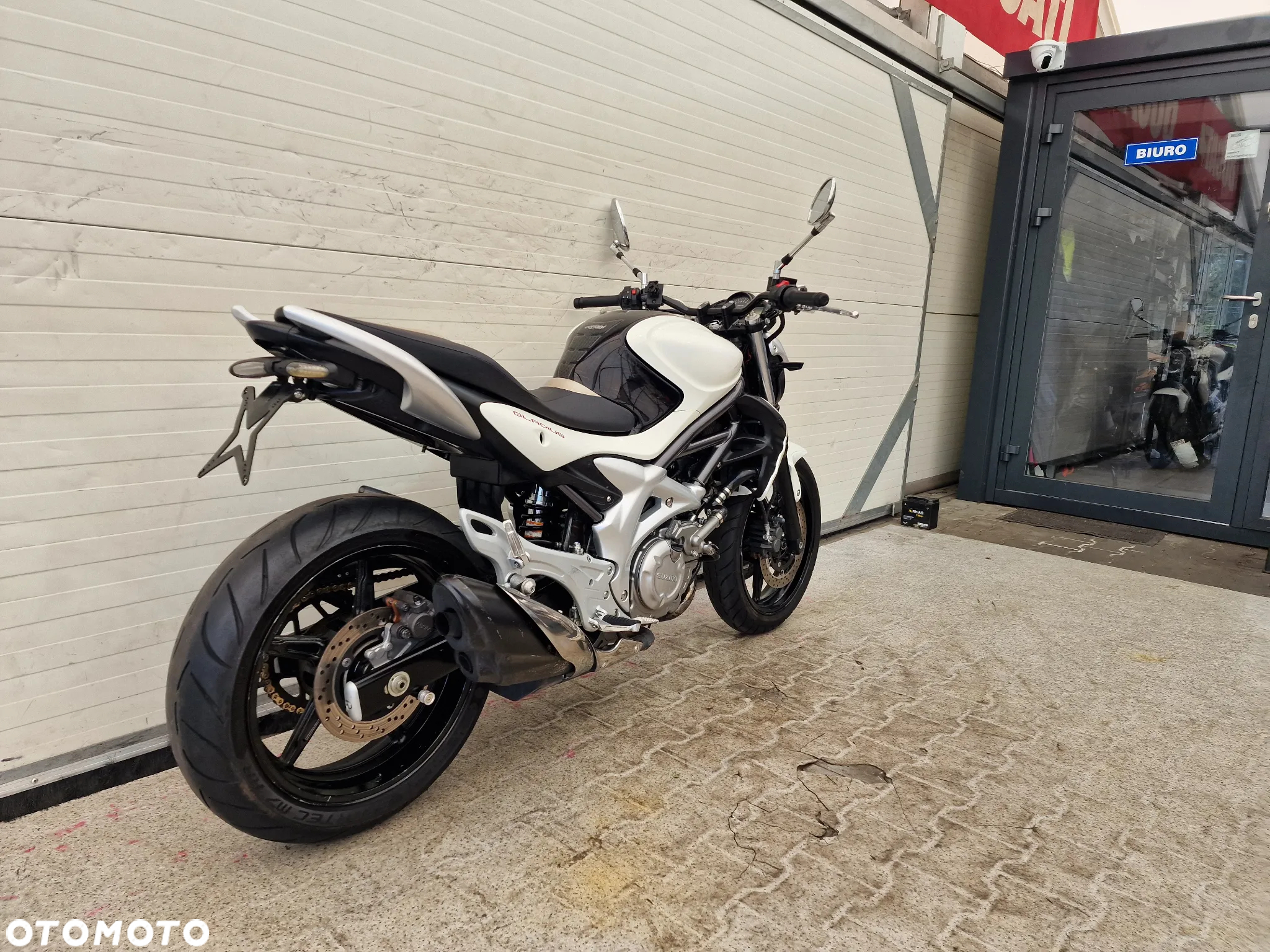 Suzuki Gladius - 8