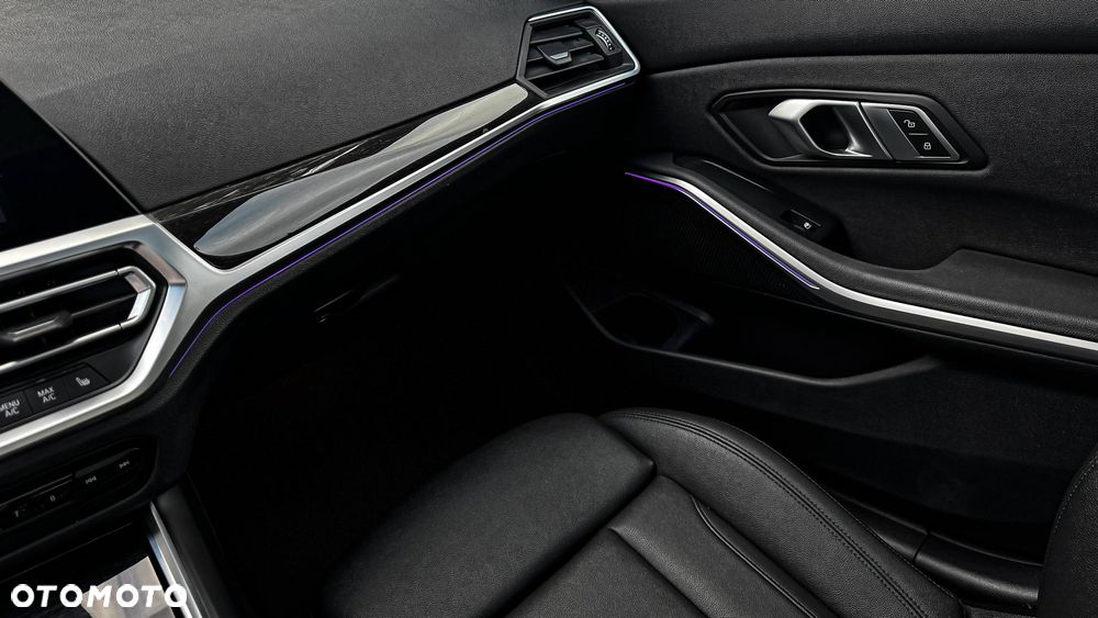 BMW Seria 3 330i Luxury Line - 19