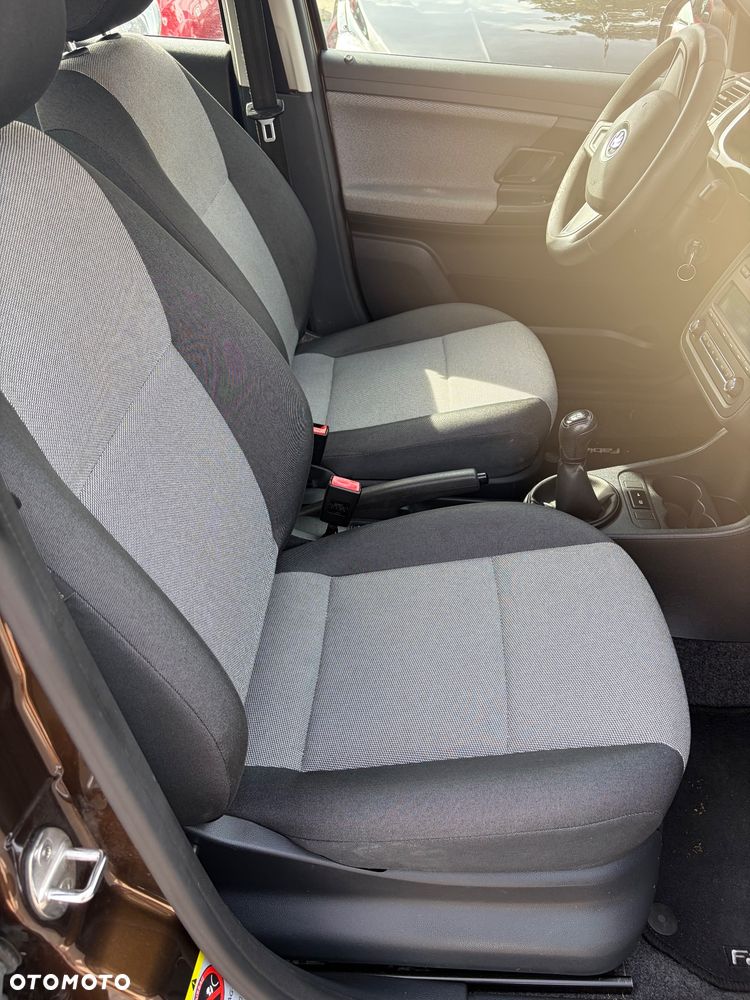 Skoda Fabia 1.2 HTP Fresh - 25