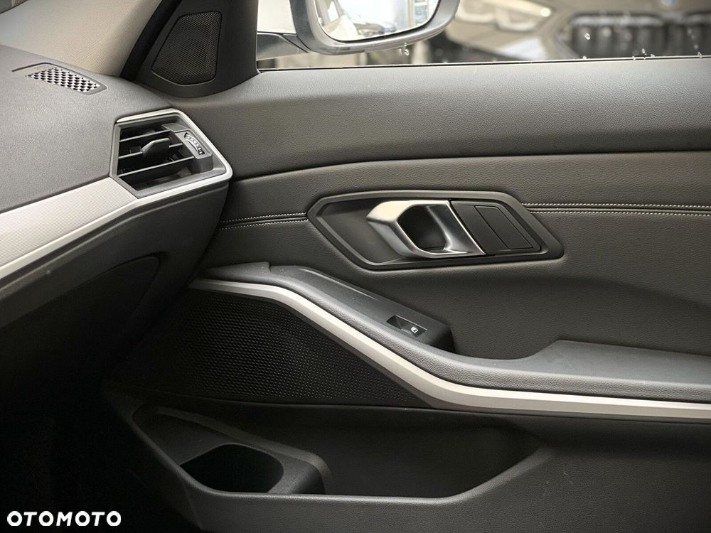 BMW Seria 3 - 28