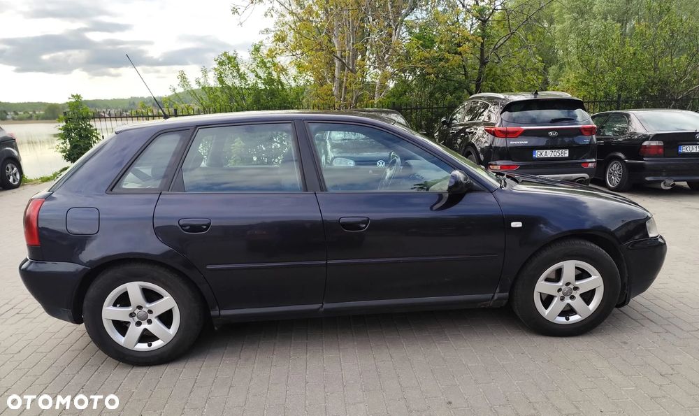 Audi A3 Sportback 1.9 TDI Ambiente - 9