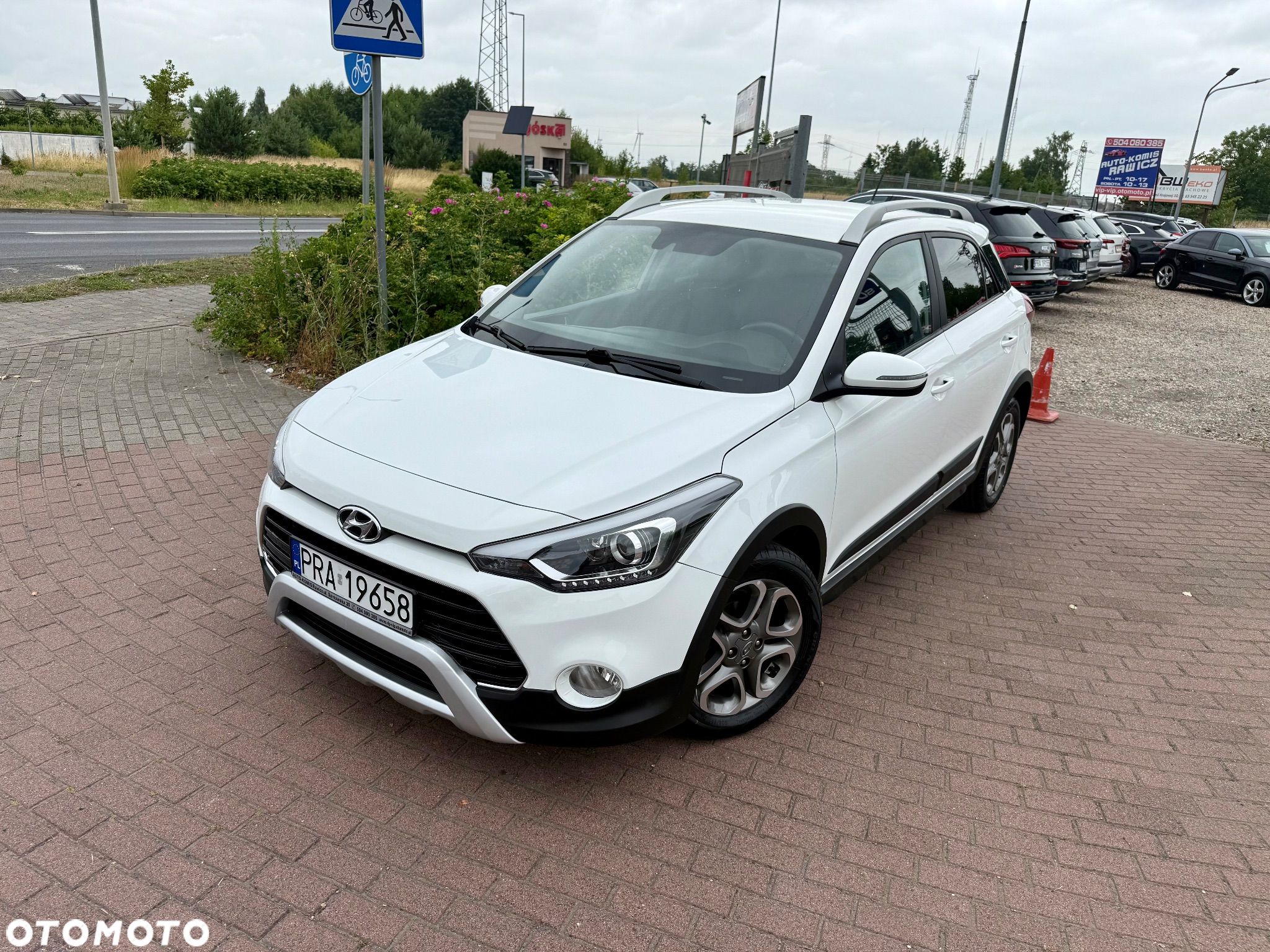 Hyundai i20 blue 1.4 Active Select - 1