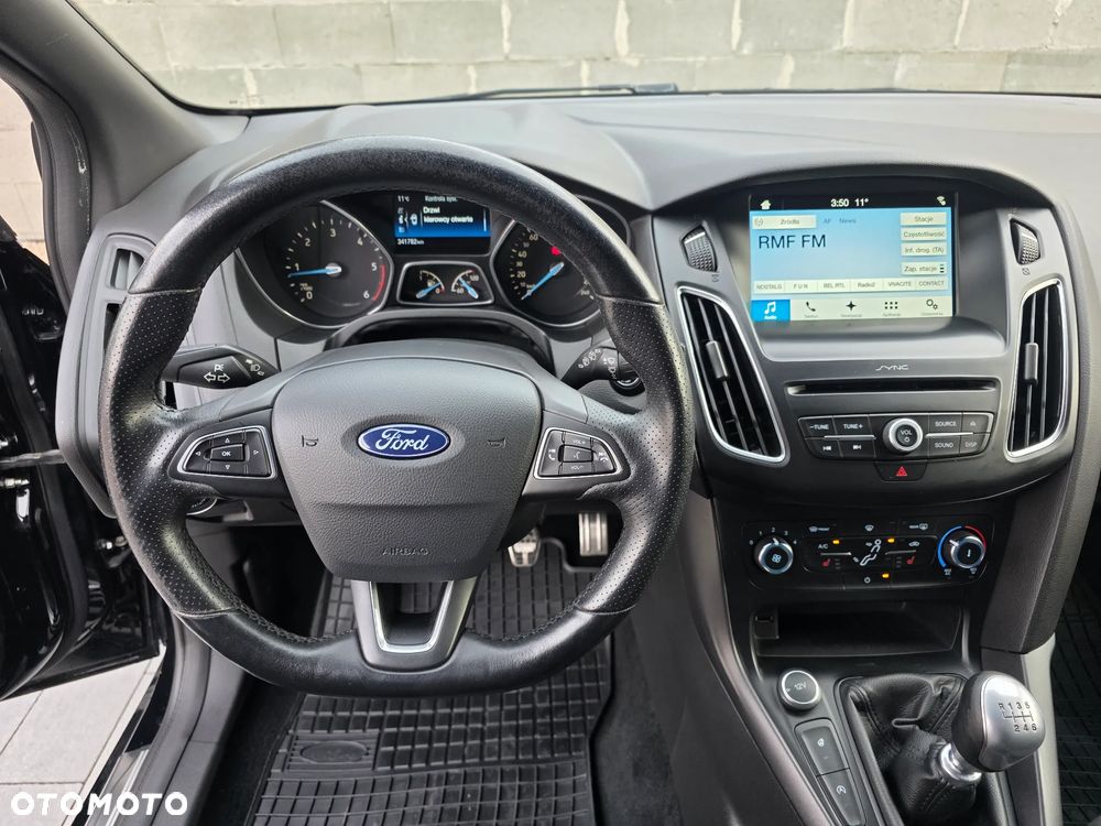 Ford Focus SW - 18
