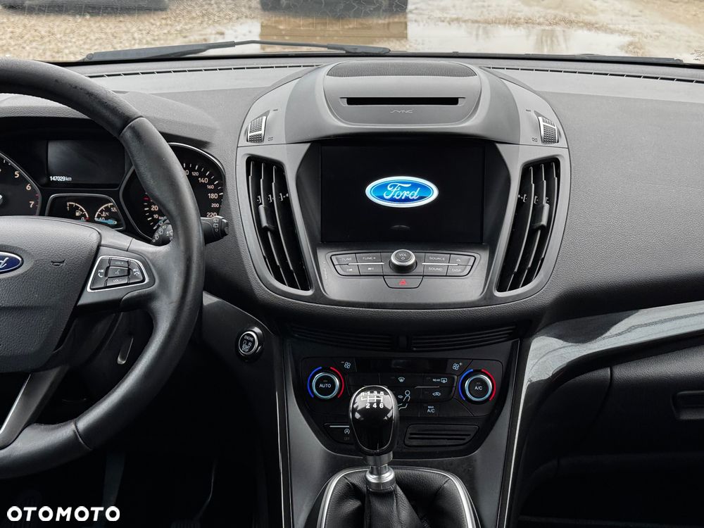 Ford Kuga 1.5 EcoBoost 2x4 Titanium - 27