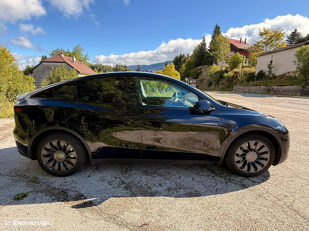 Tesla Model Y Standard - 2