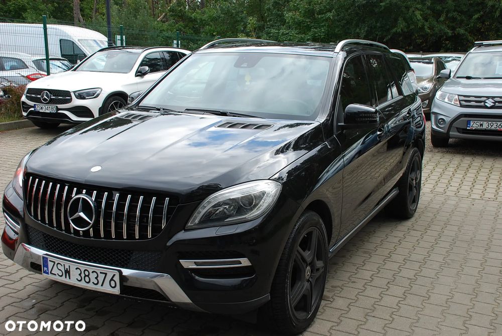 Mercedes-Benz ML 350 BlueTec 4-Matic - 4