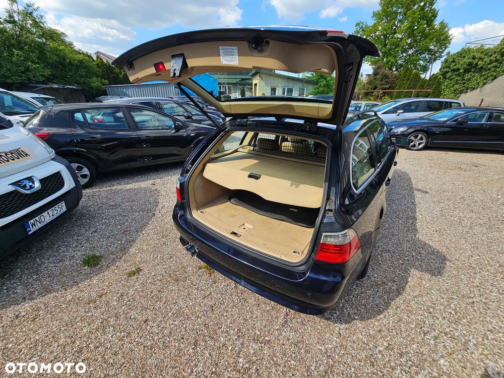 BMW Seria 5 530d xDrive Touring - 9