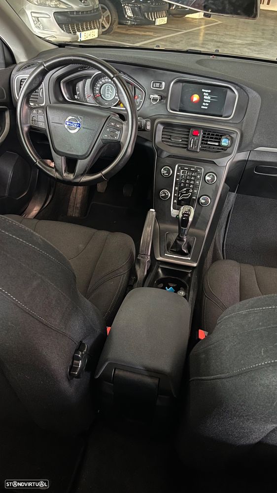 Volvo V40 D2 - 19