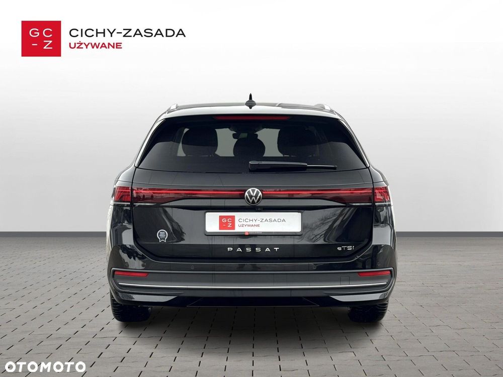 Volkswagen Passat - 4