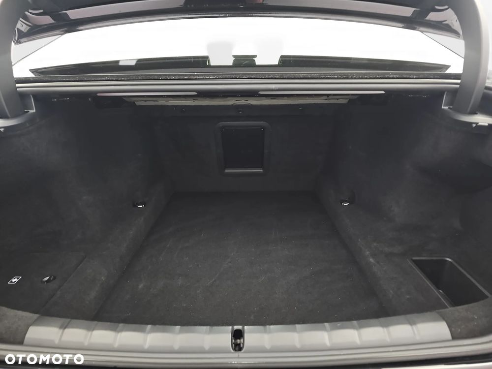 BMW Seria 7 - 32