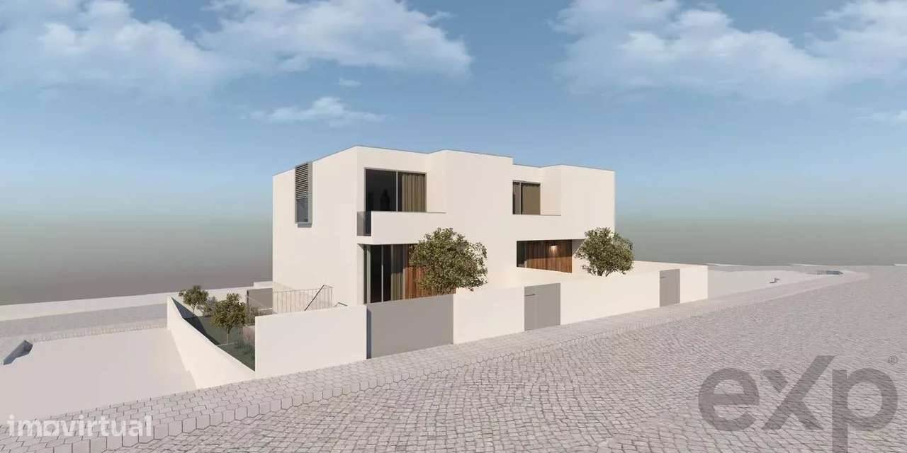 Versatilidade e Conforto em Santa Marta – T3 com 295m² e Potencial de - Grande imagem: 2/17