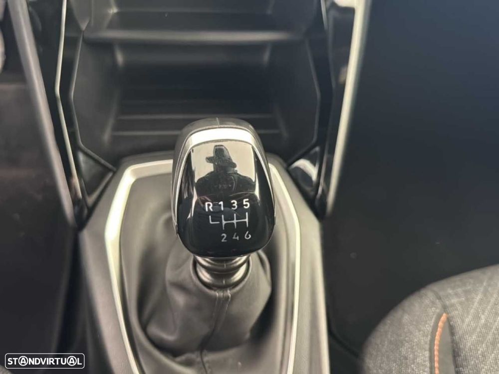 Peugeot 2008 1.2 Style - 16