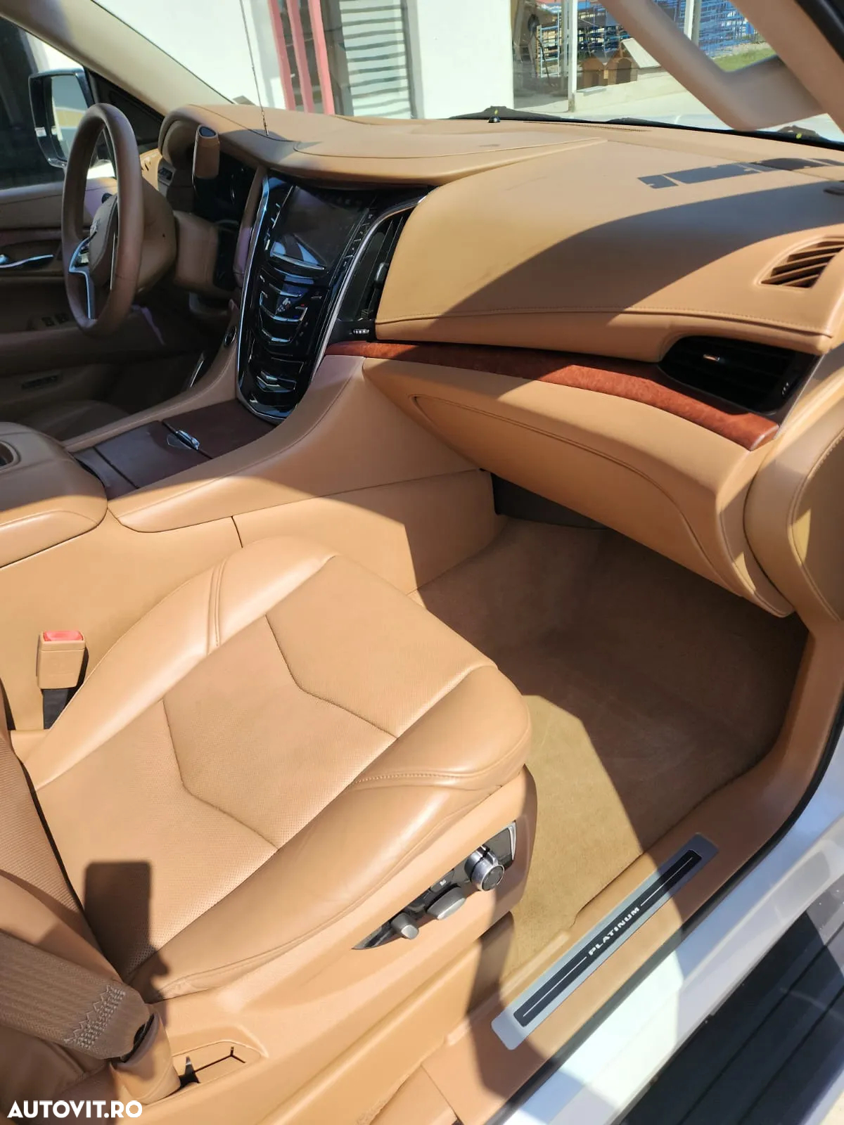 Cadillac Escalade - 31
