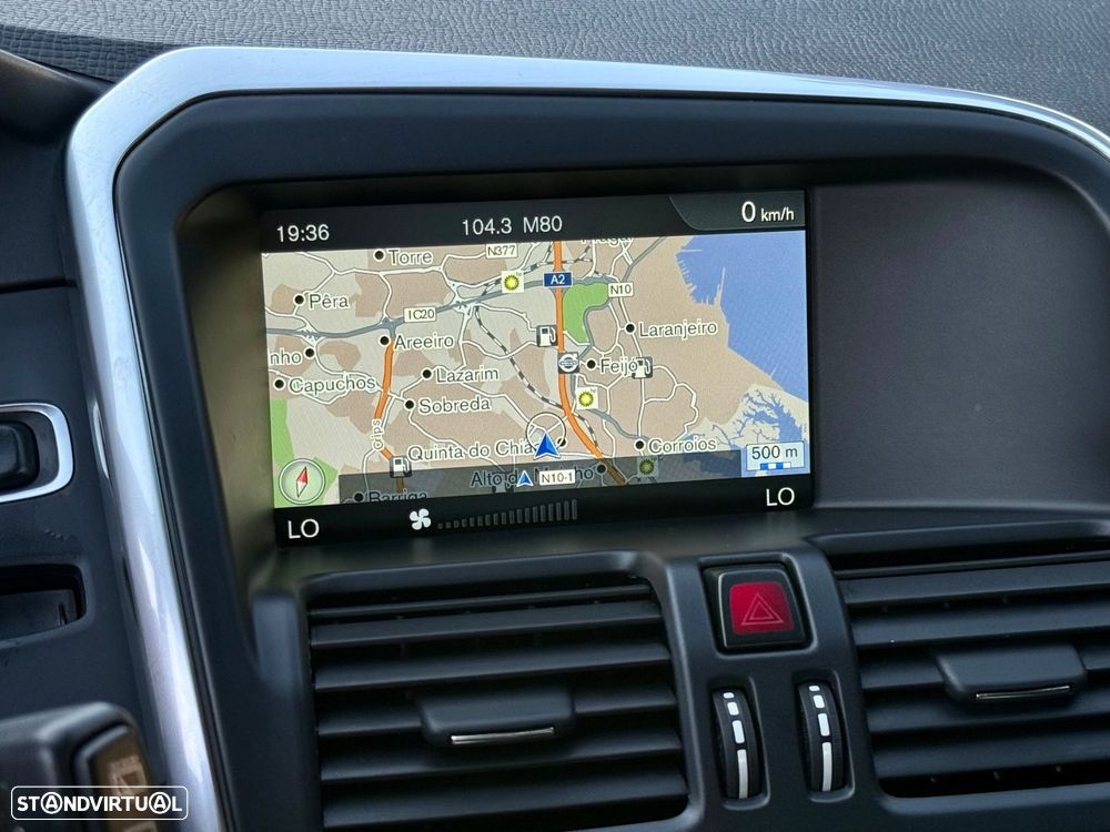 Volvo XC 60 2.0 D4 R-Design - 14