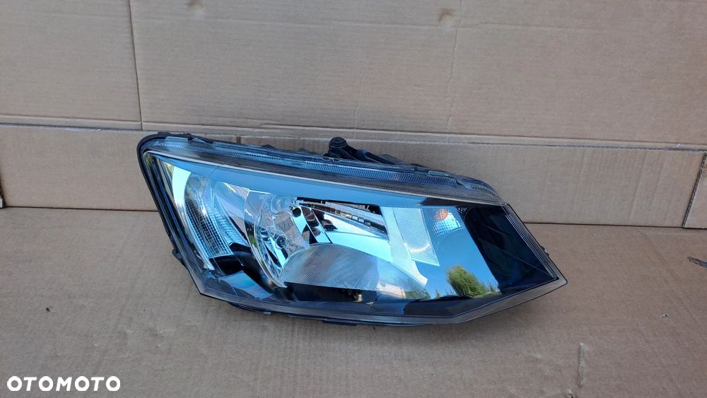 SKODA FABIA III PRAWA LAMPA PRZÓD PRZEDNIA 6V1941016C ŁADNA - 1
