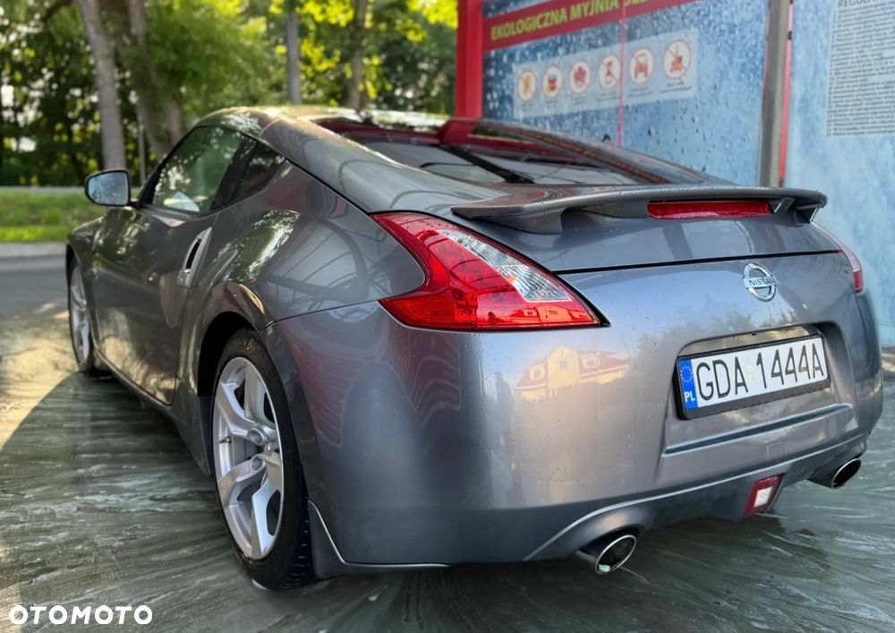 Nissan 370 Z - 3