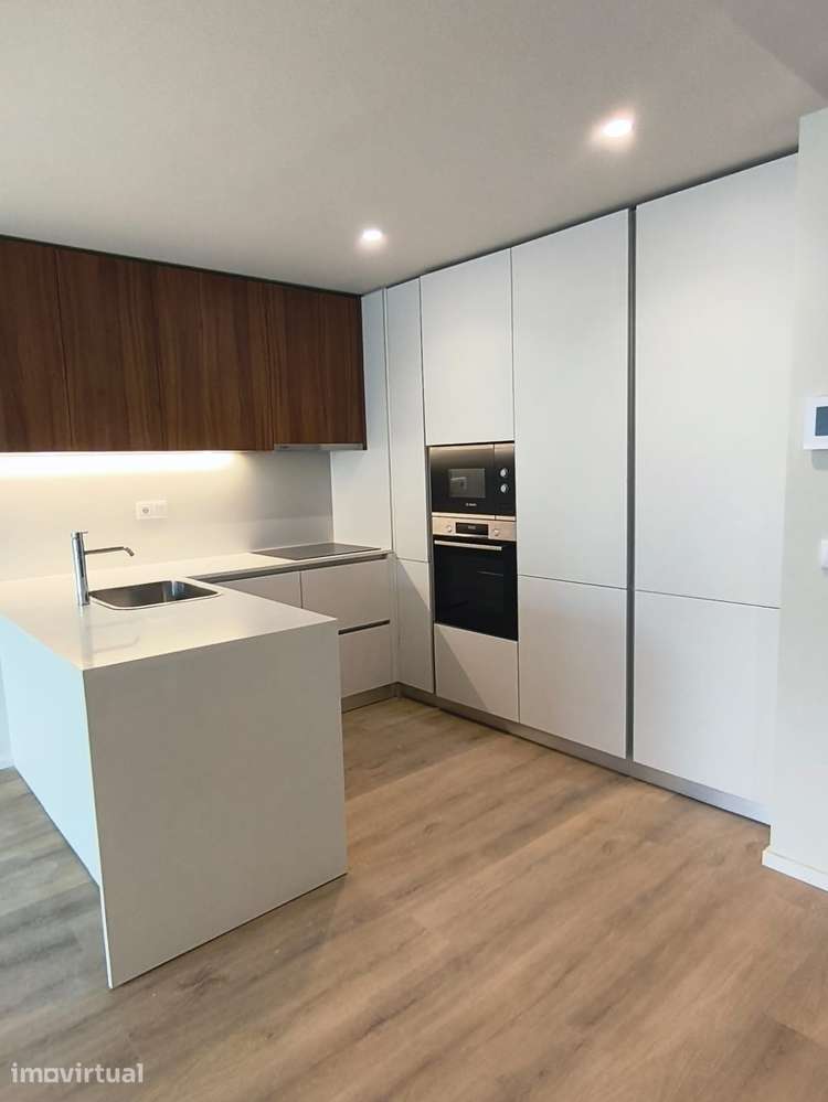 T0 c/ Lugar de garagem - 400m do METRO - Empreendimento Park Square - Grande imagem: 2/11