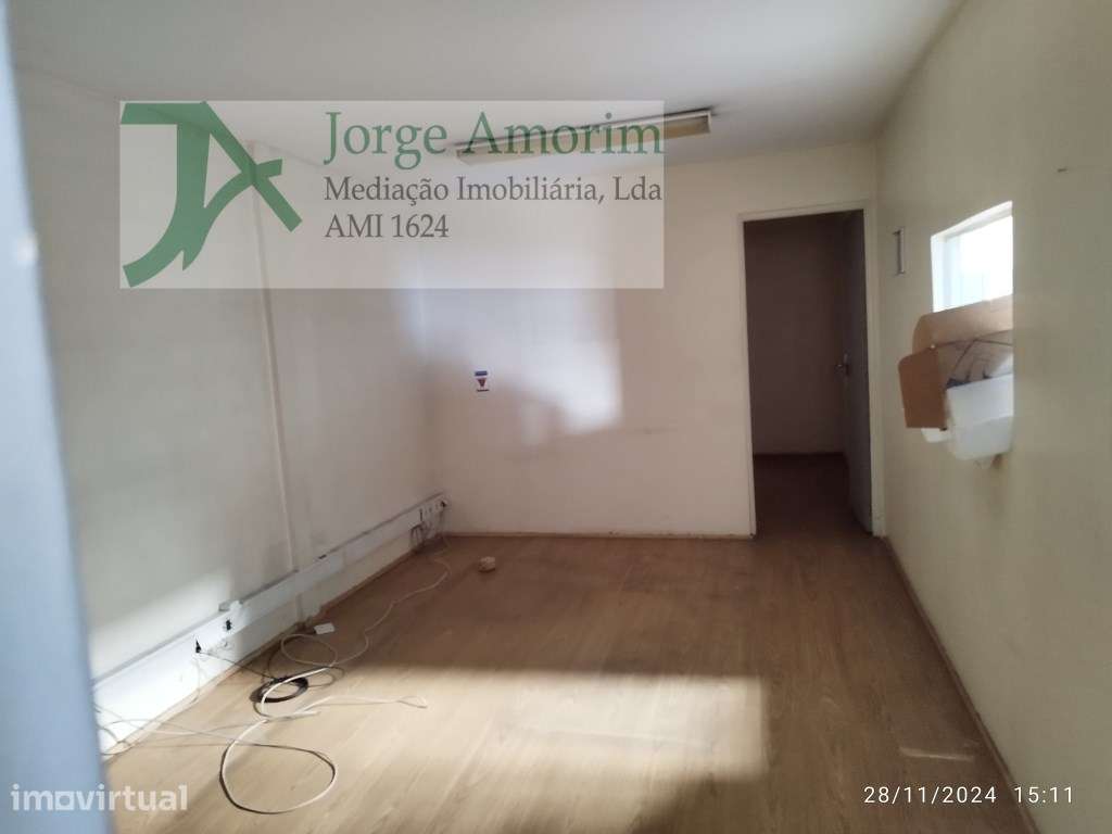 Armazém 500 m2 - pé dtº 7 mt. - Grande imagem: 4/5
