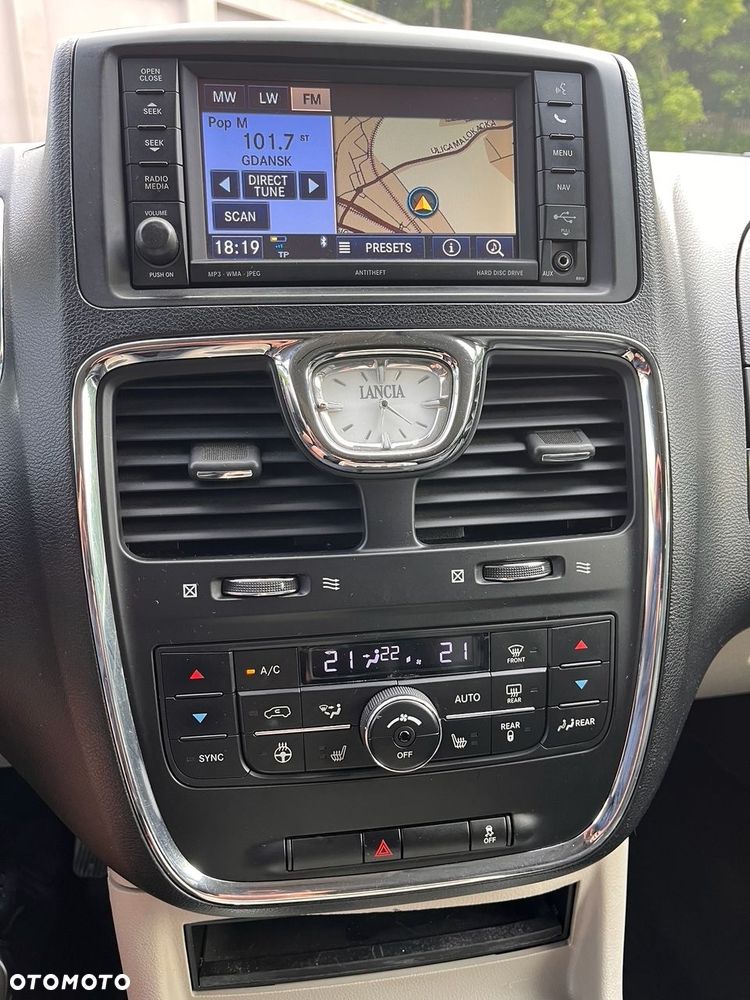 Lancia Voyager - 7