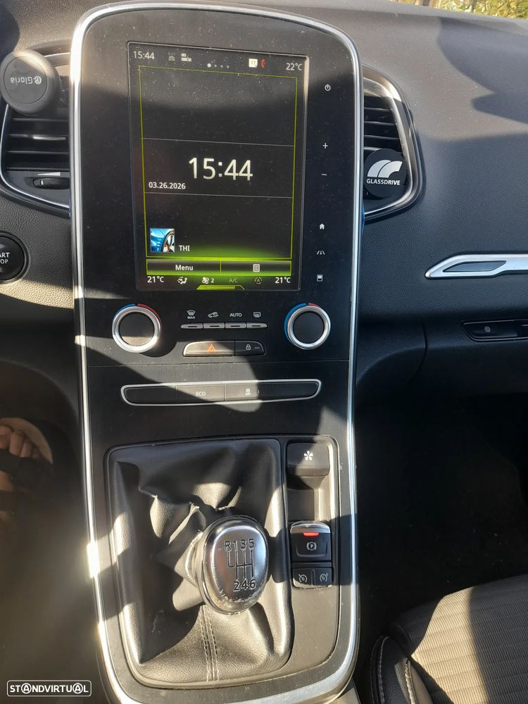 Renault Grand Scénic - 8