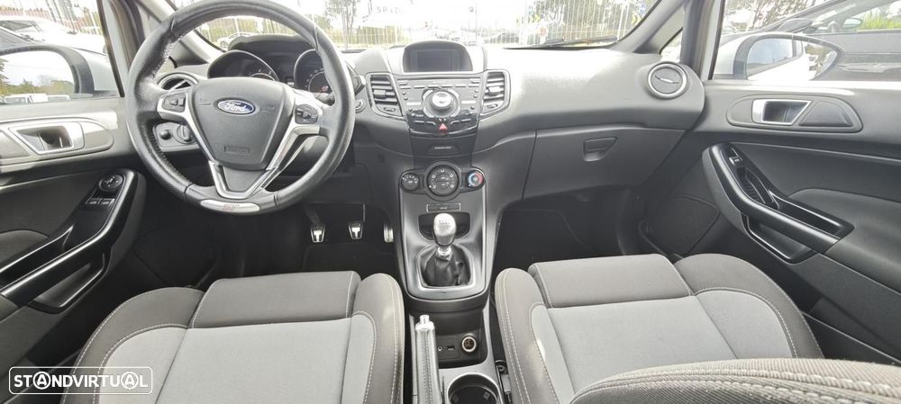 Ford Fiesta 1.6 T ST - 31