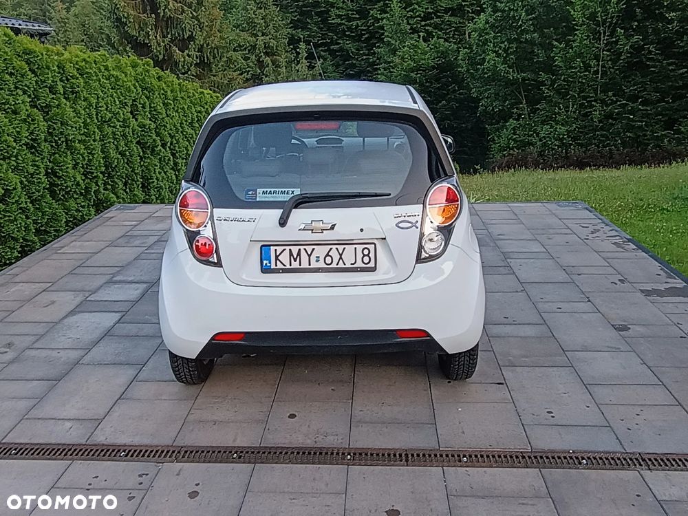 Chevrolet Spark 1.0 Base - 4