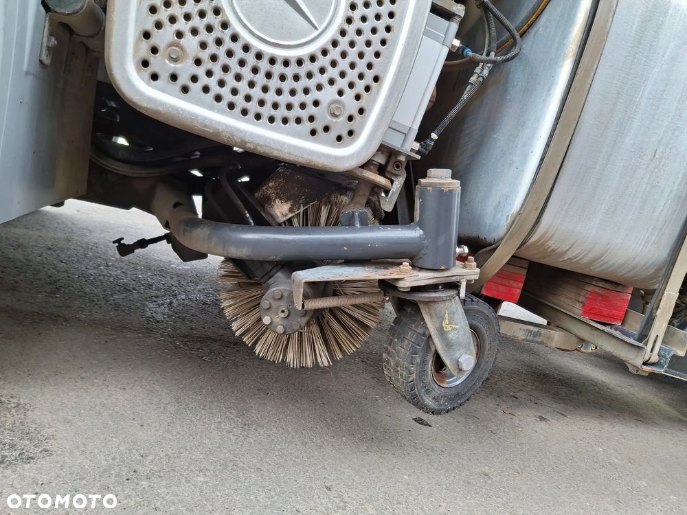 Mercedes-Benz Axor 1823 Zamiatarka Do Szyn Kolejowych Pojazd Szynowo Drogowy Czyszenie Szyn Torów Kolejowych - 25
