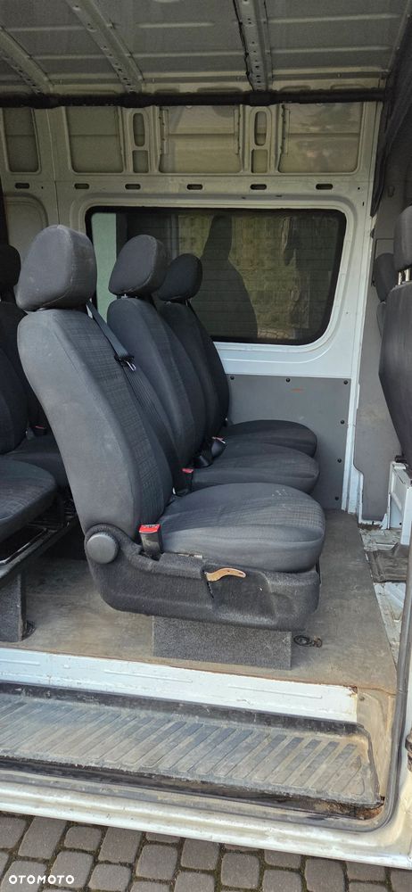 Mercedes-Benz Sprinter - 13