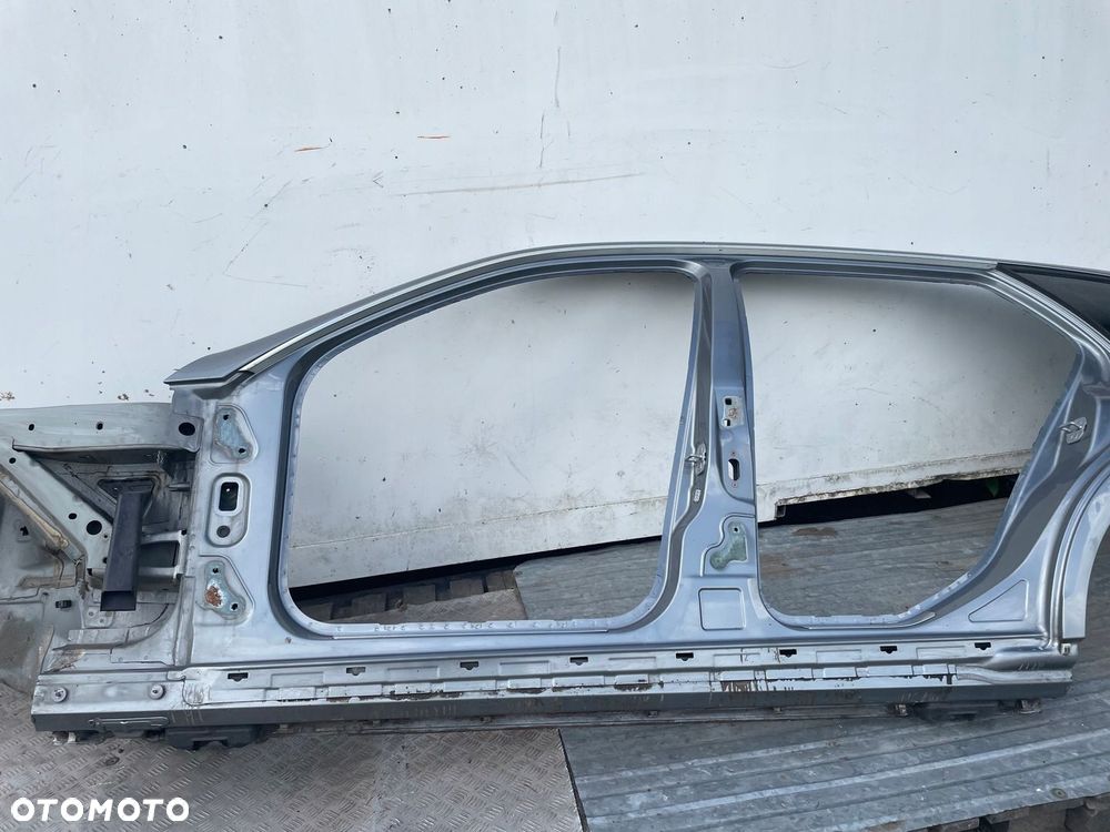 Prog lewy poszycie progu cwiartka lewa Mercedes W204 792U C792 Kombi