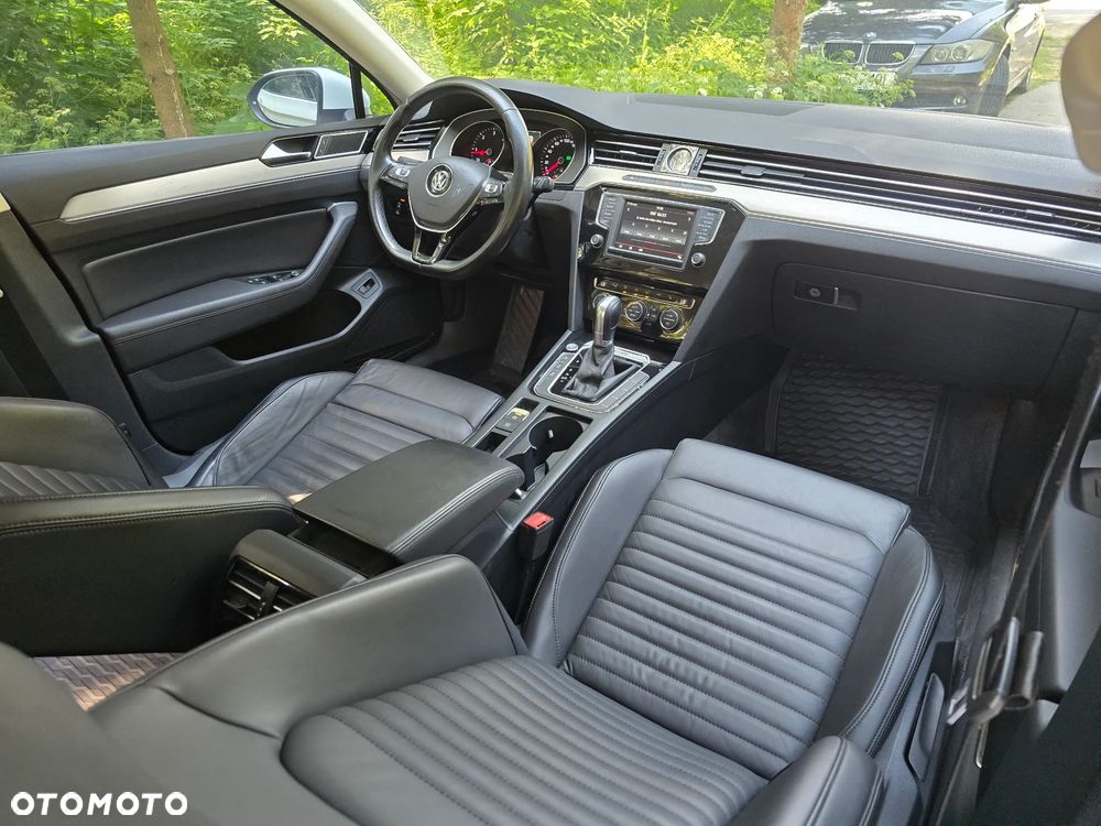 Volkswagen Passat 2.0 TDI SCR 4Mot DSG Highline - 11