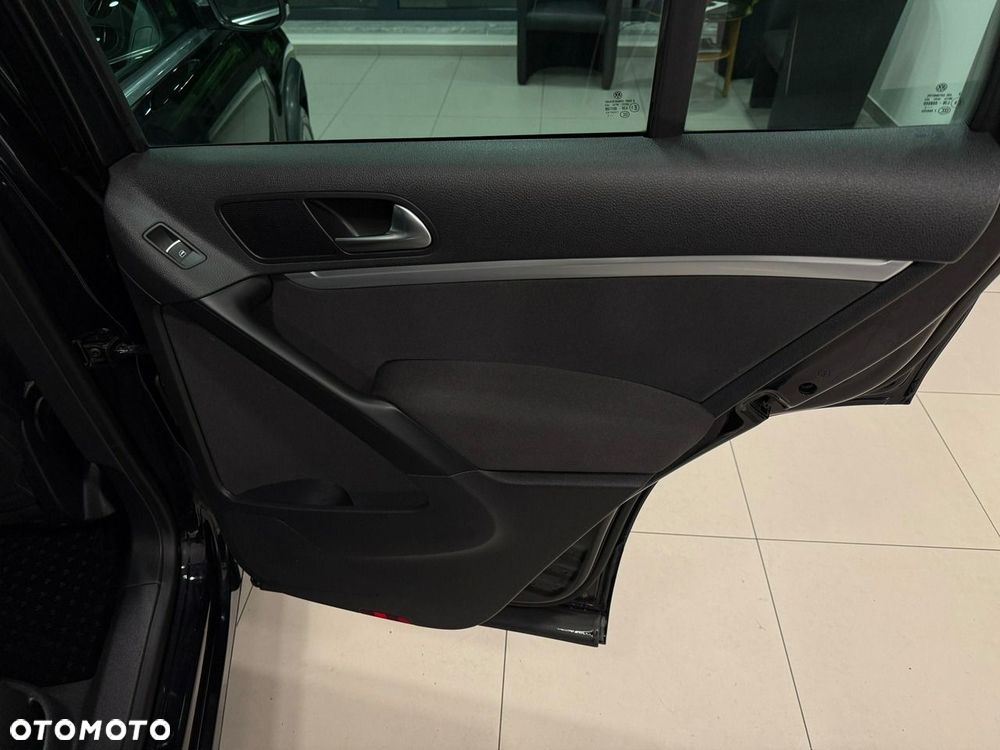 Volkswagen Tiguan 2.0 TDI 4Mot Perfectline R-Style DSG - 20