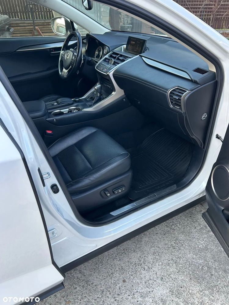 Lexus NX 200t Comfort AWD - 8