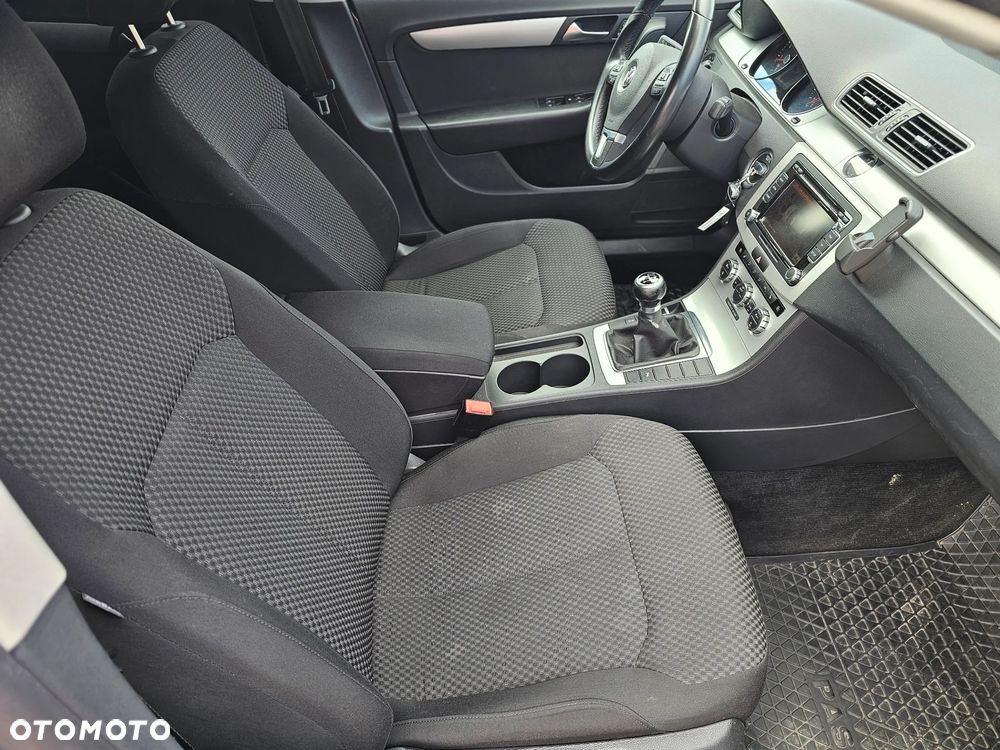 Volkswagen Passat - 7