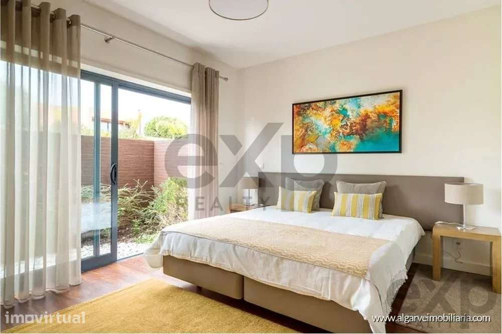 Residência de Luxo C/ 2 parqueamentos e piscina - Vilamoura - Grande imagem: 3/8