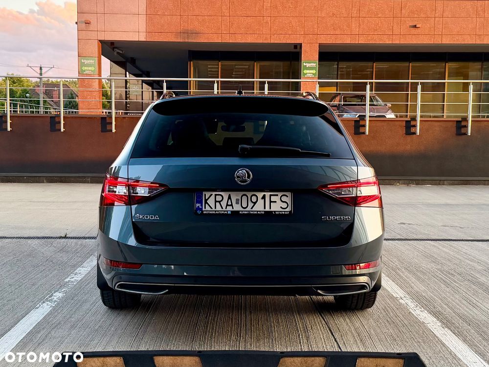 Skoda Superb 2.0 TDI Sportline DSG - 5