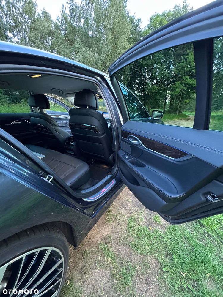 BMW Seria 7 730d xDrive - 23