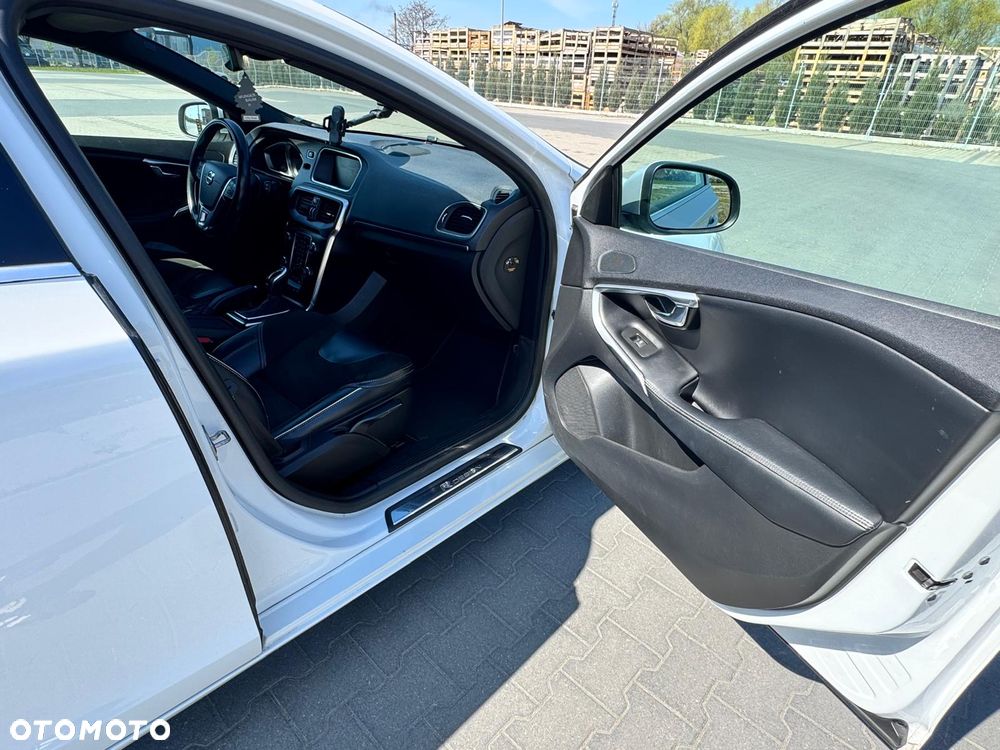 Volvo V40 D3 Geartronic RDesign - 13