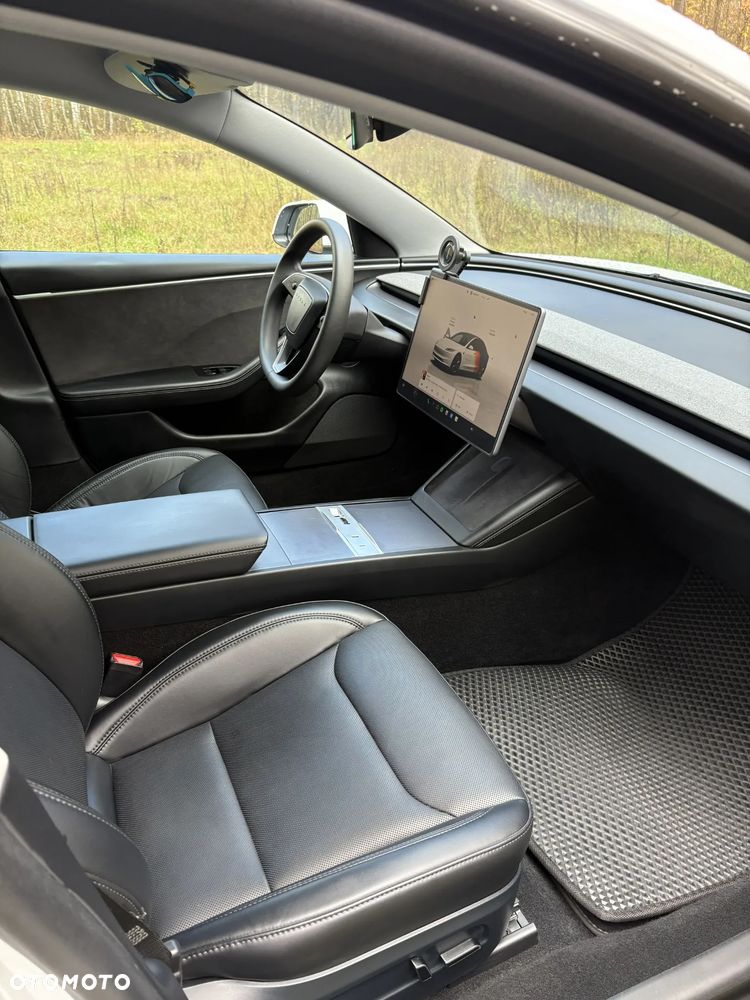 Tesla Model 3 AWD - 19