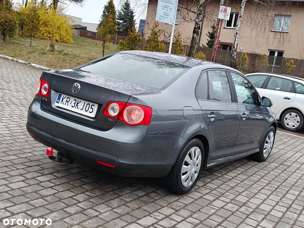Volkswagen Jetta 1.9 TDI Comfortline - 10