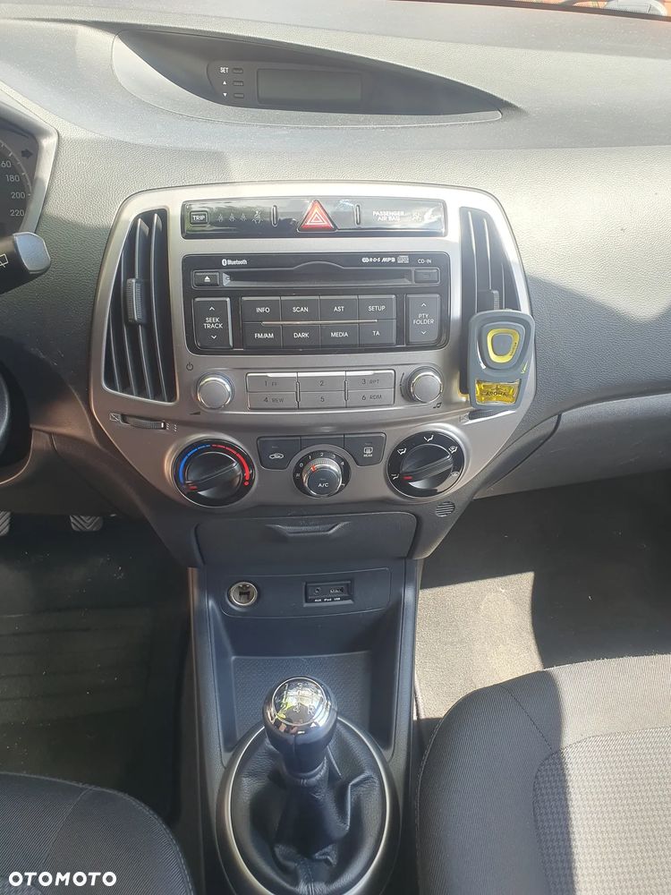 Hyundai i20 1.25 Classic + - 8
