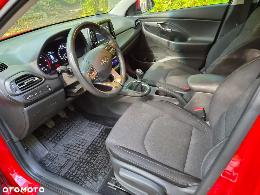 Hyundai i30 1.6 D Comfort - 27