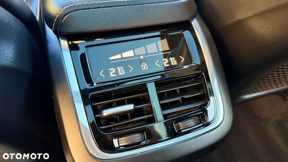 Volvo XC 60 B4 D Ultimate Dark - 20