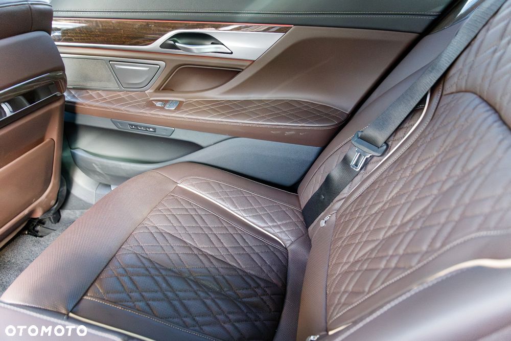 BMW Seria 7 750Li xDrive sport - 16