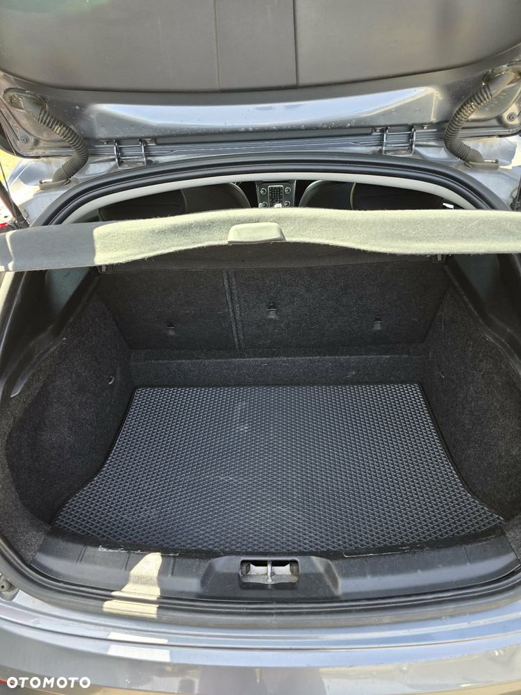 Volvo V40 Cross Country D4 Momentum - 13