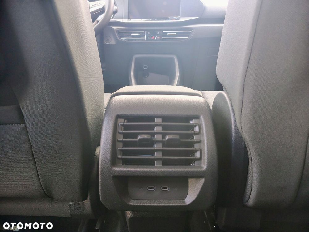 Volkswagen Caddy Caddy Maxi Life 7-miejscowy silnik: 1,5 l TSI eHybrid EU6 85 kW / skrzynia biegów: automatyczna DSG, 6-biegowa rozstaw osi: 2970 mm - 27