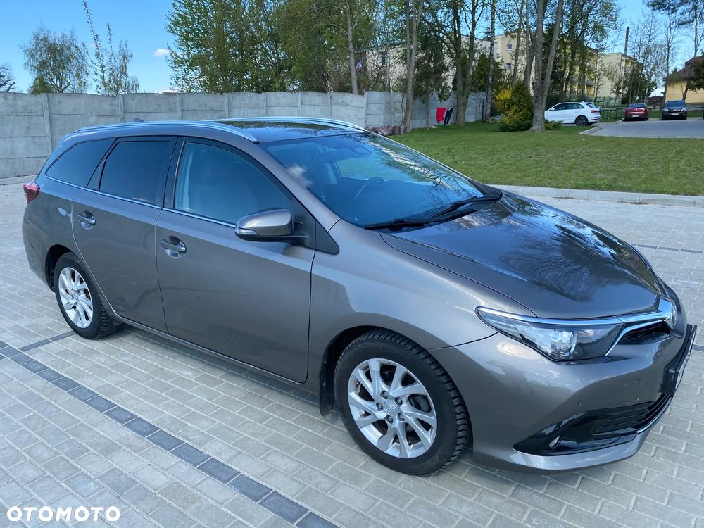 Toyota Auris 1.6 Premium - 8