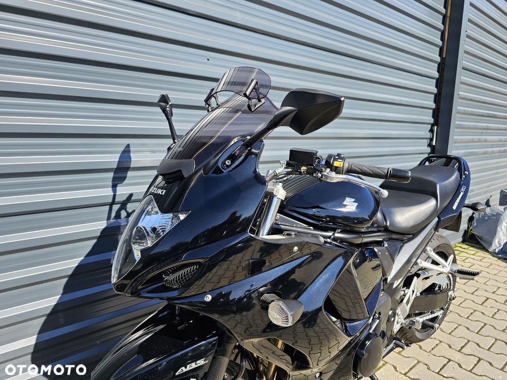 Suzuki GSX - 10