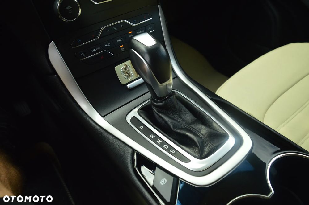 Ford Edge - 15